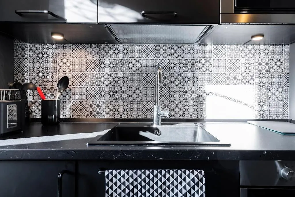 Apartment Black & White Flat In Naviglio/ Porta Genova Milan Italy